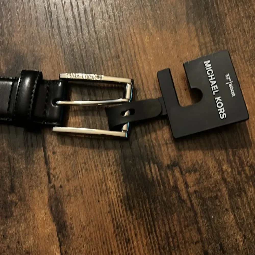 Michael Kors  Classic leather belt Size 32” in Black